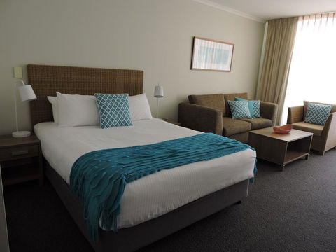BASE Holidays - Ettalong Beach Premium Apartments - Northern Rivers Accommodation 11
