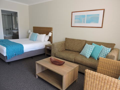 BASE Holidays - Ettalong Beach Premium Apartments - Northern Rivers Accommodation 13