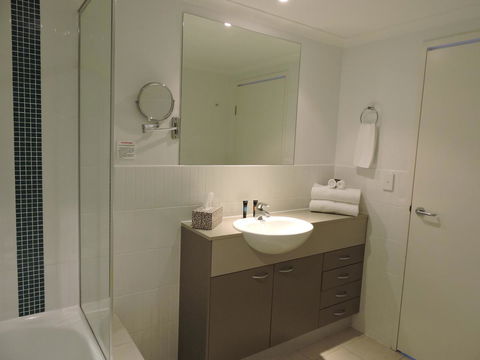 BASE Holidays - Ettalong Beach Premium Apartments - Northern Rivers Accommodation 6