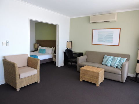 BASE Holidays - Ettalong Beach Premium Apartments - Northern Rivers Accommodation 9