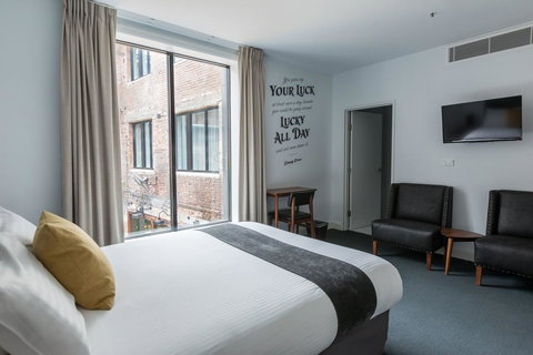 The Lucky Hotel - Northern Rivers Accommodation 2