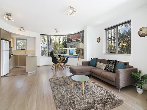 Lower Bridge And Sails - Executive 2BR Darlinghurst Apartment With Balcony And Rooftop Views - Northern Rivers Accommodation 0