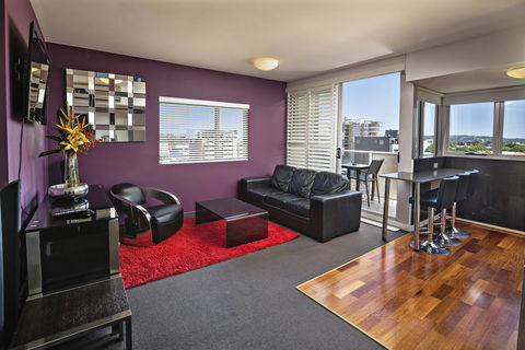Honeysuckle Executive Apartments - Northern Rivers Accommodation 14