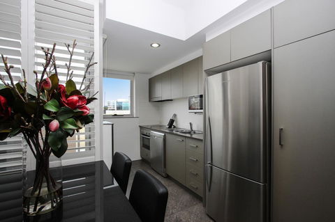 Honeysuckle Executive Apartments - Northern Rivers Accommodation 10