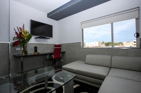 Honeysuckle Executive Apartments - Northern Rivers Accommodation 17