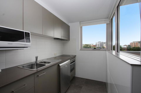 Honeysuckle Executive Apartments - Northern Rivers Accommodation 24