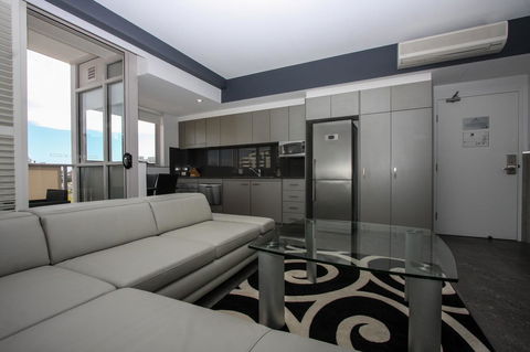 Honeysuckle Executive Apartments - Northern Rivers Accommodation 19