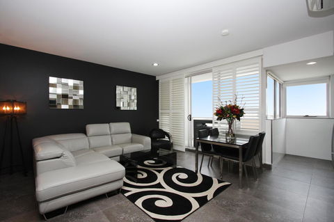 Honeysuckle Executive Apartments - Northern Rivers Accommodation 12