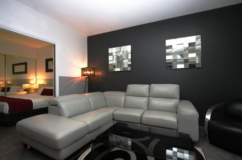 Honeysuckle Executive Apartments - Northern Rivers Accommodation 9