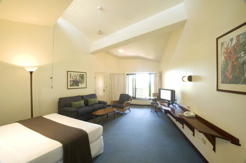 Beach Hotel Resort - Northern Rivers Accommodation 24