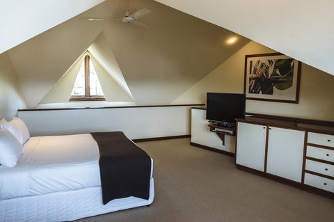 Beach Hotel Resort - Northern Rivers Accommodation 44