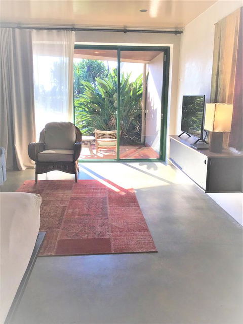 Beach Hotel Resort - Northern Rivers Accommodation 12