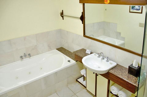 Beach Hotel Resort - Northern Rivers Accommodation 39