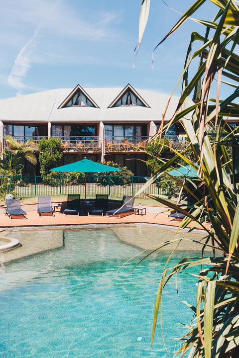 Beach Hotel Resort - Northern Rivers Accommodation 43