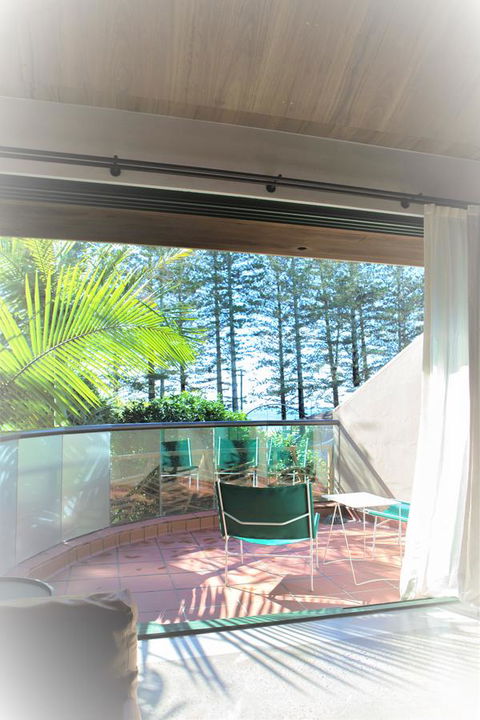 Beach Hotel Resort - Northern Rivers Accommodation 8