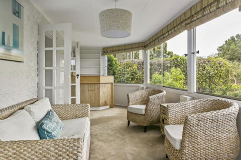 Summery, Spacious 4 Bed Home In Kurraba Point - Northern Rivers Accommodation 2