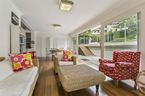 Summery, Spacious 4 Bed Home In Kurraba Point - Northern Rivers Accommodation 0