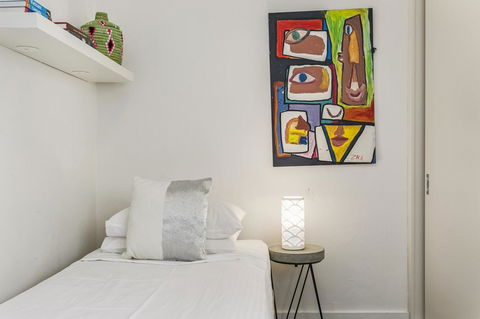 Summery, Spacious 4 Bed Home In Kurraba Point - Northern Rivers Accommodation 7