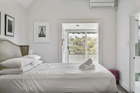 Summery, Spacious 4 Bed Home In Kurraba Point - Northern Rivers Accommodation 5