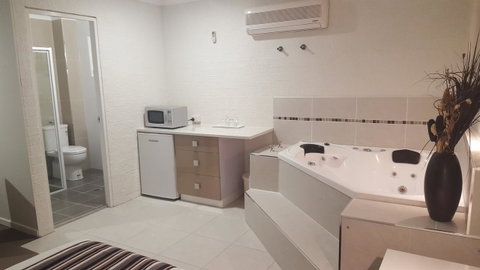 Coastal Bay Motel - Northern Rivers Accommodation 40
