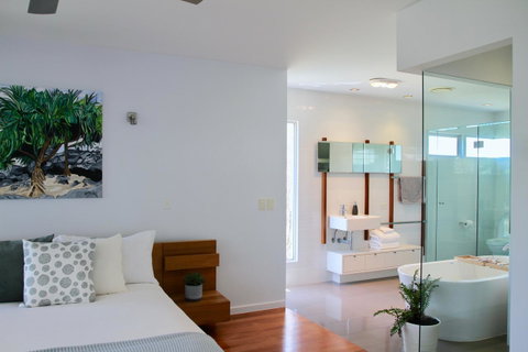 Casuarina Beachfront House - Hostie Properties - Northern Rivers Accommodation 8