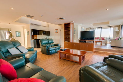 Pacific Towers Beach Resort - Northern Rivers Accommodation 23