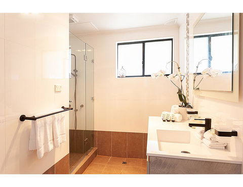 Ocean Views And Sea Breezes Over Bondi Beach - Northern Rivers Accommodation 12
