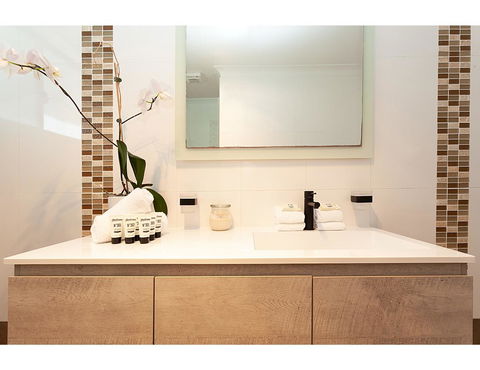 Ocean Views And Sea Breezes Over Bondi Beach - Northern Rivers Accommodation 11