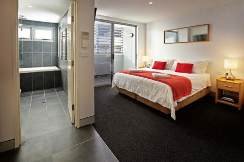 Crown On Darby Newcastle - Northern Rivers Accommodation 24