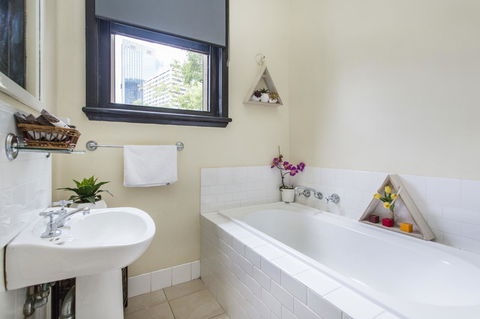 Sydney Harbour Bed And Breakfast - Northern Rivers Accommodation 24