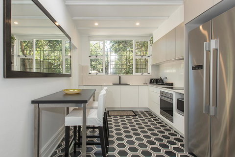 Elegant Family Home Close To Harbour And Views - Northern Rivers Accommodation 5