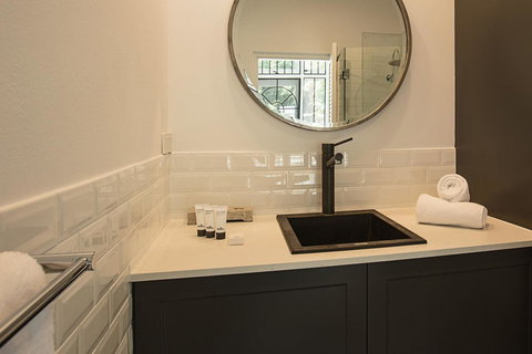 Elegant Family Home Close To Harbour And Views - Northern Rivers Accommodation 7