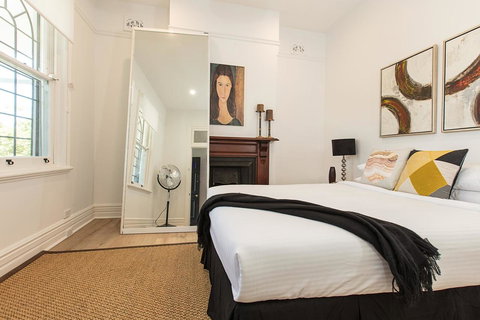 Elegant Family Home Close To Harbour And Views - Northern Rivers Accommodation 2