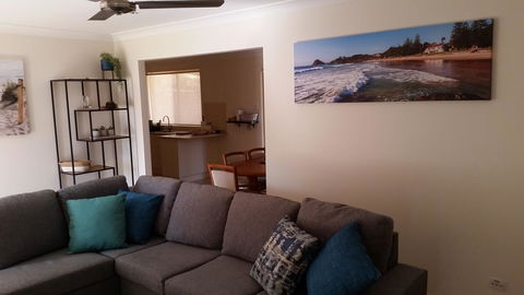 Twin Palms Holiday House At Lighthouse - Northern Rivers Accommodation 9