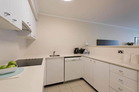 Grande Esplanade Studio - Northern Rivers Accommodation 9