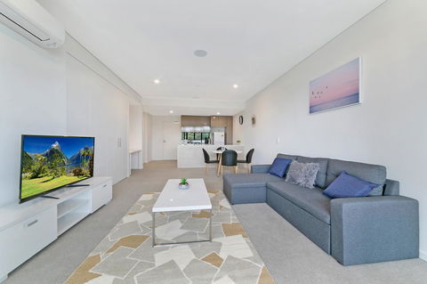 Stylish And Neat Two Bed Apartment In Wentworth Point - Northern Rivers Accommodation 1