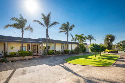 Black Dolphin Resort Motel & Apartments - Northern Rivers Accommodation 43