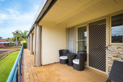 Black Dolphin Resort Motel & Apartments - Northern Rivers Accommodation 8