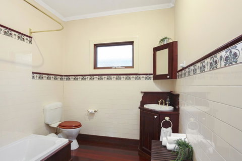 Allegra Cottage Of Leura - Northern Rivers Accommodation 8