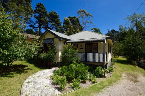 Allegra Cottage Of Leura - Northern Rivers Accommodation 11