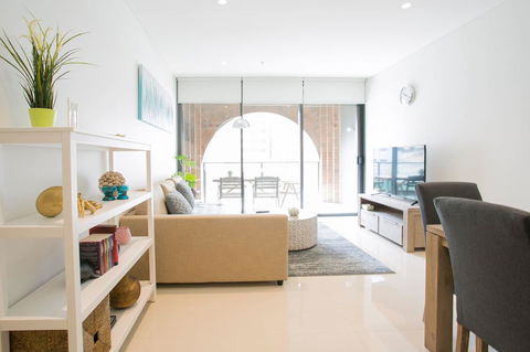 Newly Settled Three Bedrooms Apartment In CBD - Northern Rivers Accommodation 0