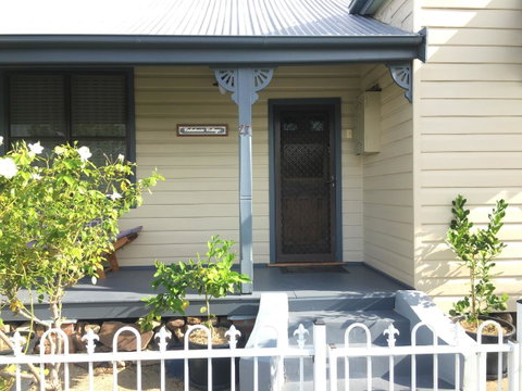 Caledonia Cottage - Northern Rivers Accommodation 6
