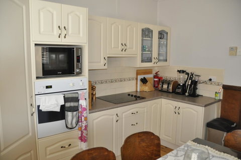 Caledonia Cottage - Northern Rivers Accommodation 14