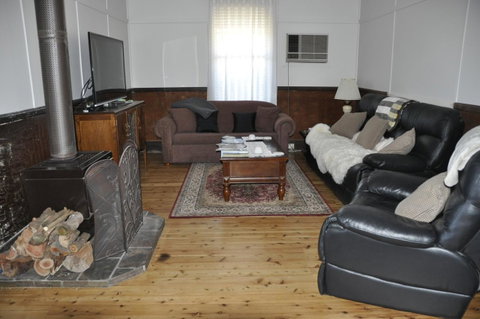 Caledonia Cottage - Northern Rivers Accommodation 10