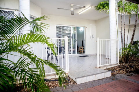 Nightcliff Foreshore Getaway - McKay Gardens - Northern Rivers Accommodation 5