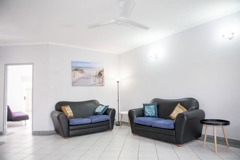 Nightcliff Foreshore Getaway - McKay Gardens - Northern Rivers Accommodation 9