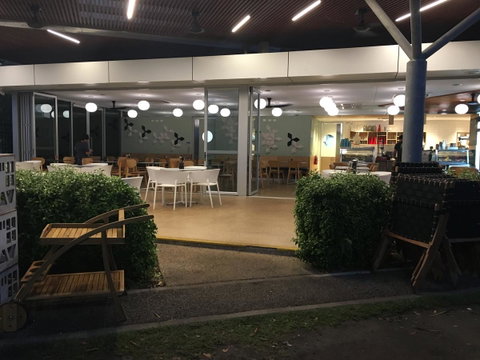 Nightcliff Foreshore Getaway - McKay Gardens - Northern Rivers Accommodation 21