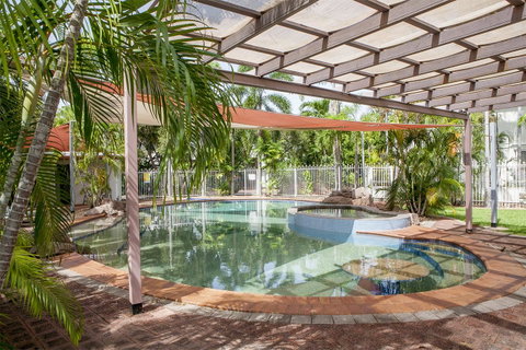 Nightcliff Foreshore Getaway - McKay Gardens - Northern Rivers Accommodation 1