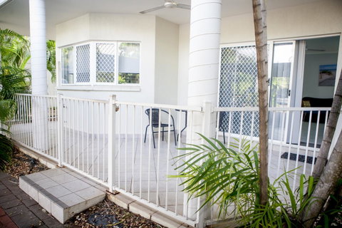 Nightcliff Foreshore Getaway - McKay Gardens - Northern Rivers Accommodation 4