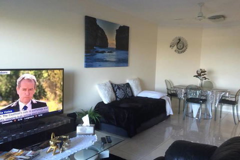 Nomikis\'On The Avenue - Northern Rivers Accommodation 18